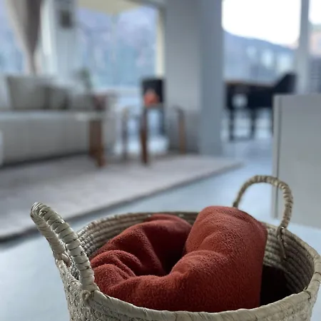 Burg View Im Herzen Von Am Ossiachersee Apartmán *