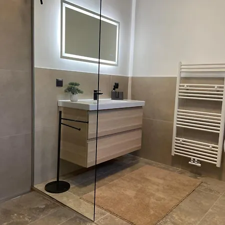 Burg View Im Herzen Von Am Ossiachersee Apartmán Treffen