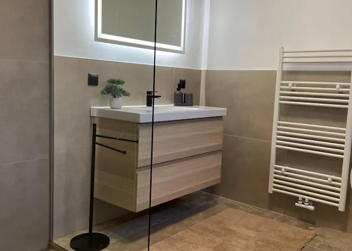 Burg View Im Herzen Von Am Ossiachersee Appartement Treffen