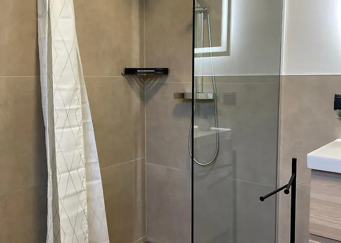 Appartement Burg View Im Herzen Von Am Ossiachersee